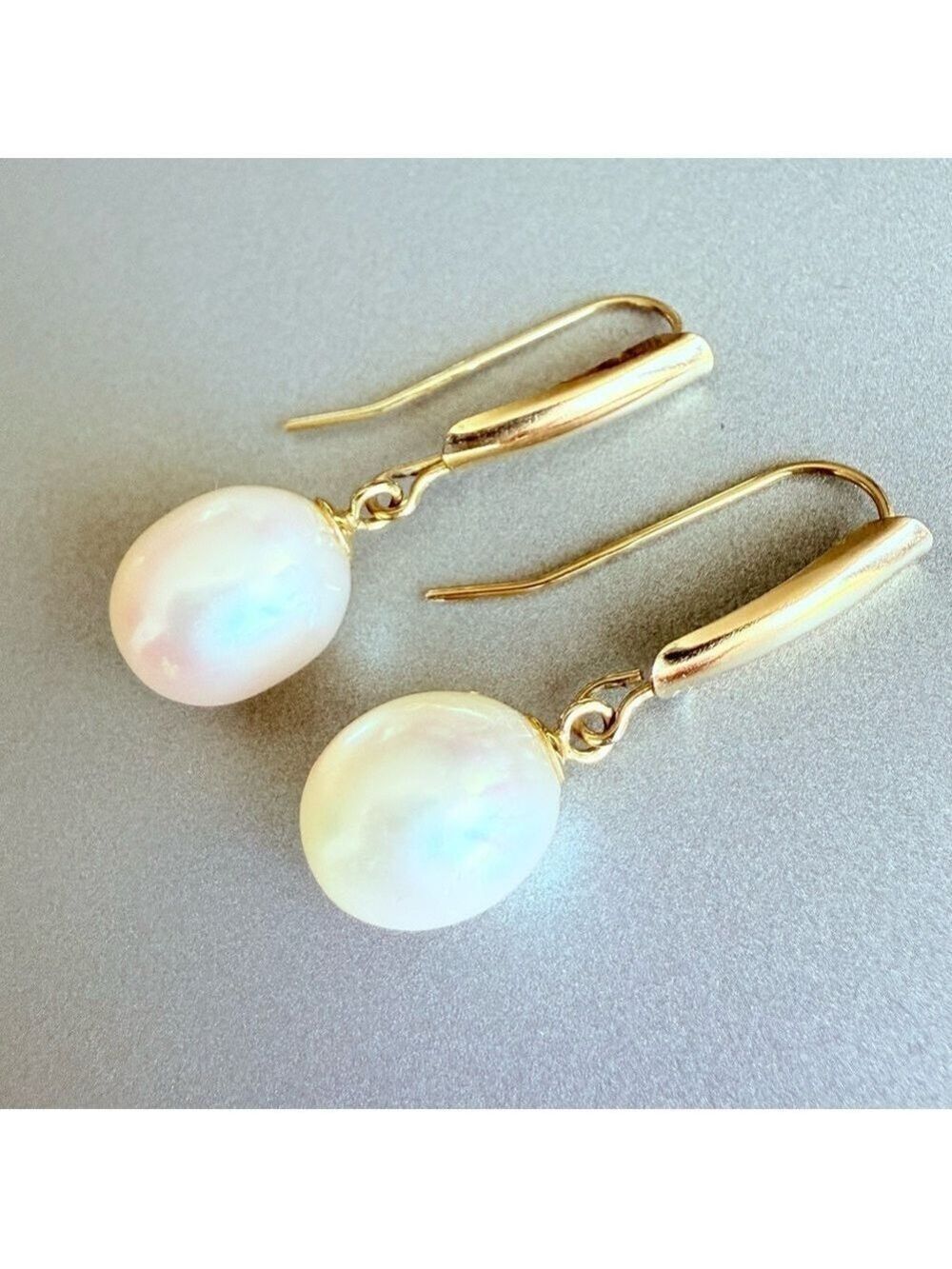 Vintage 14k Gold White Natural Saltwater White Pearl Dangle Hook Earring…